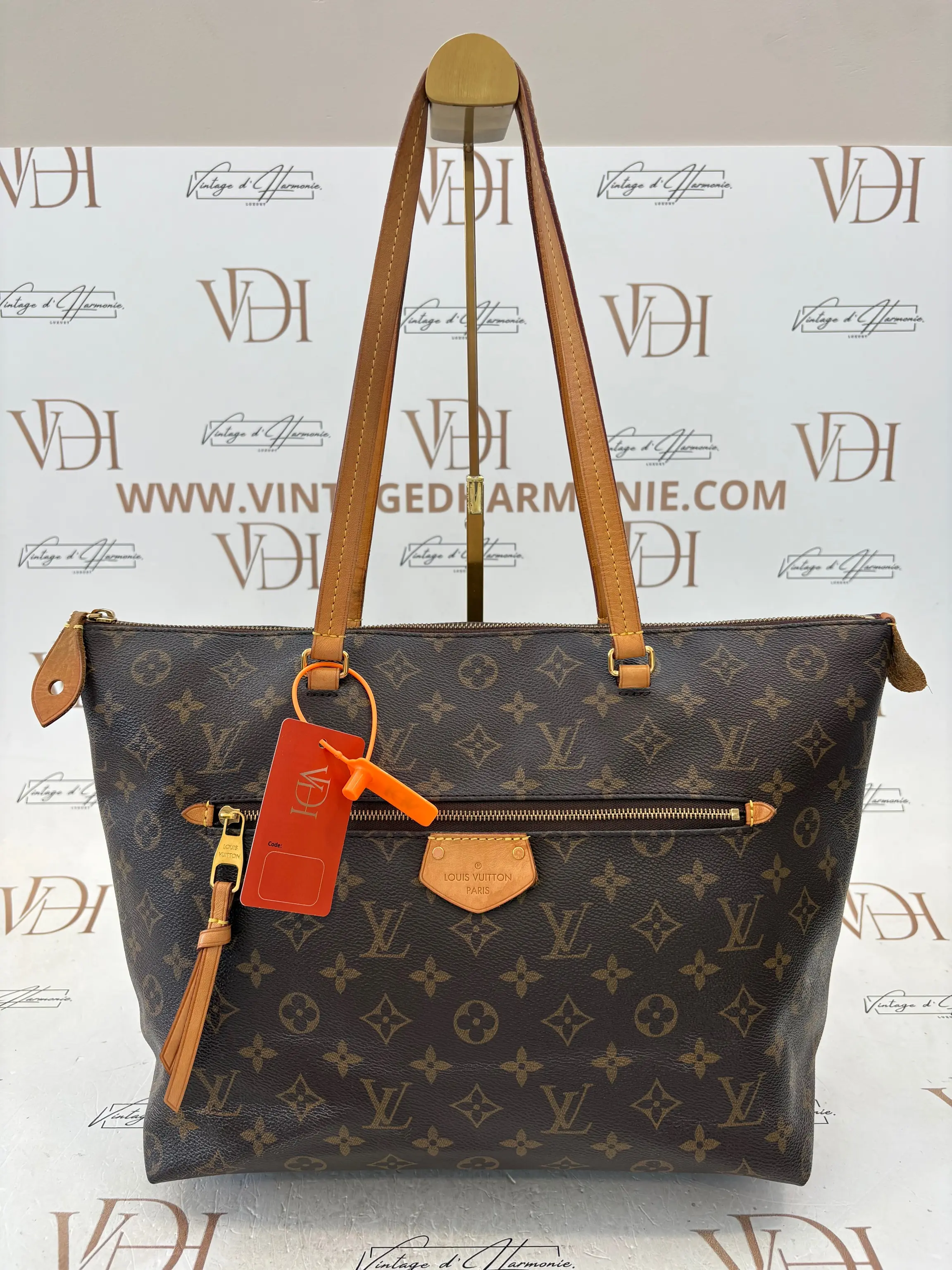 LOUIS VUITTON  IENA MM