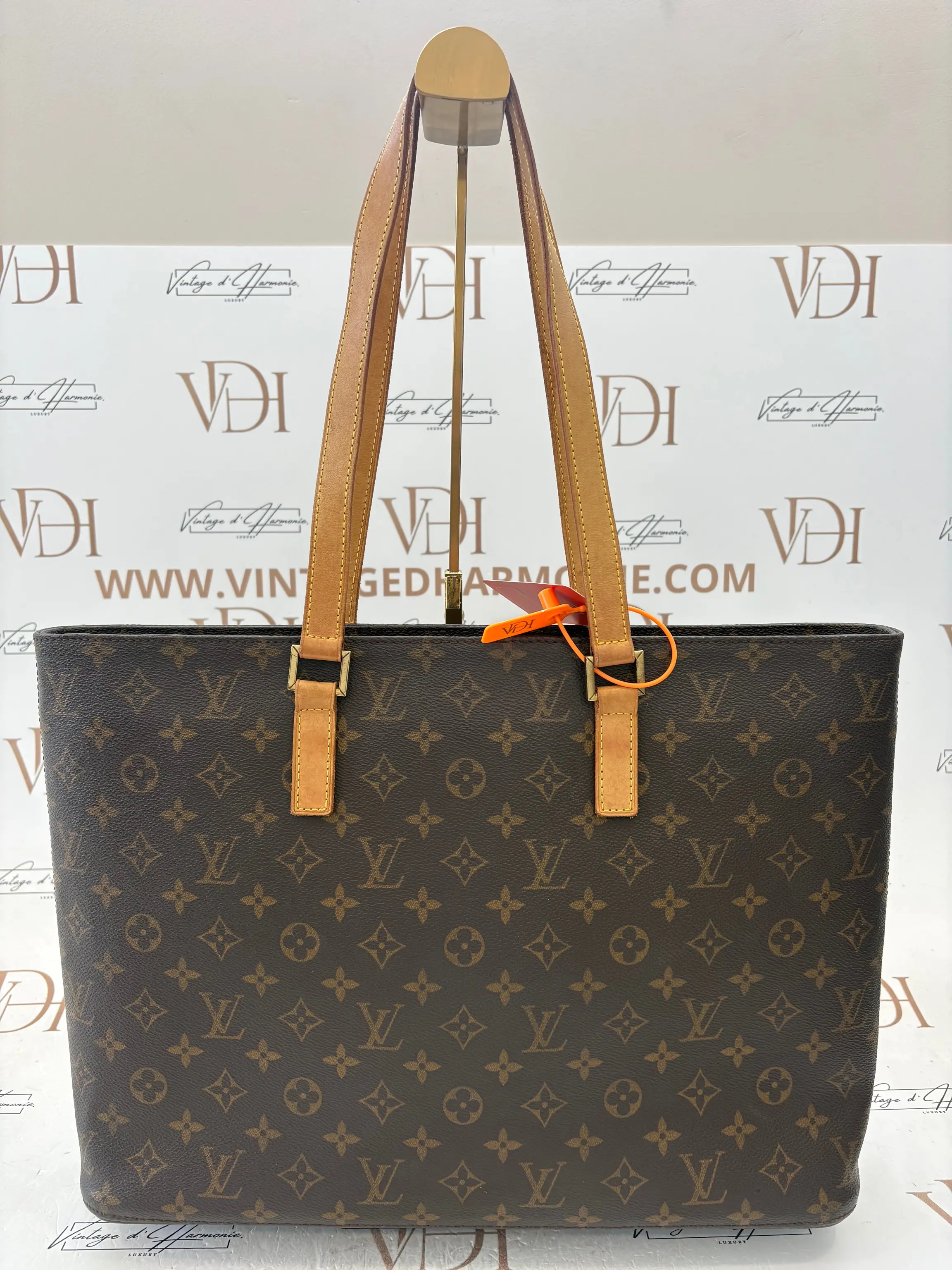 LOUIS VUITTON  LUCO