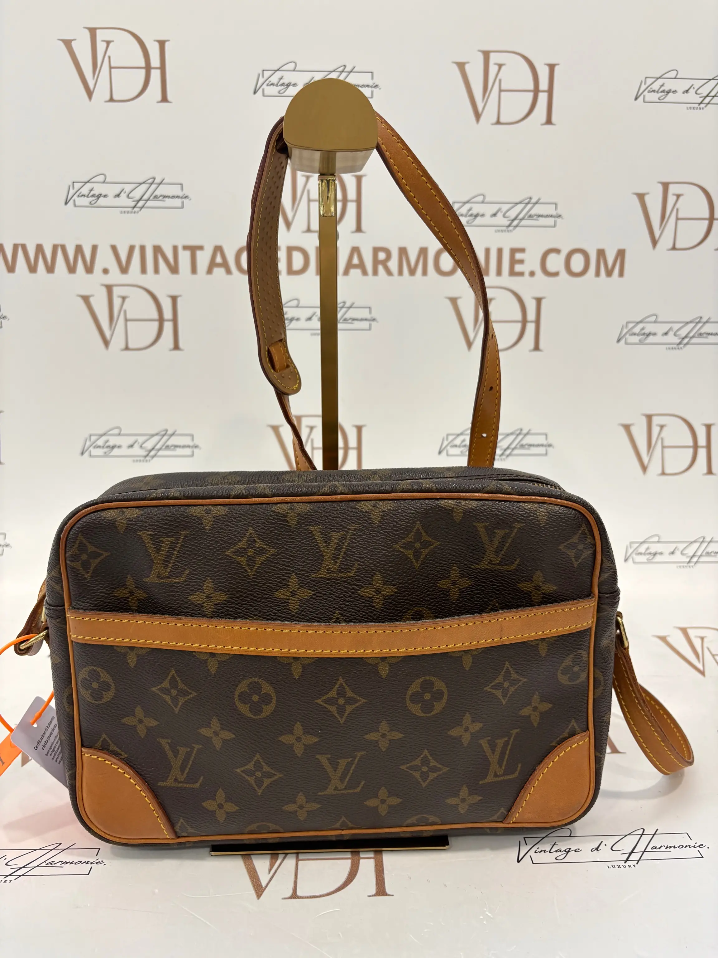 LOUIS VUITTON TROCADERO 27