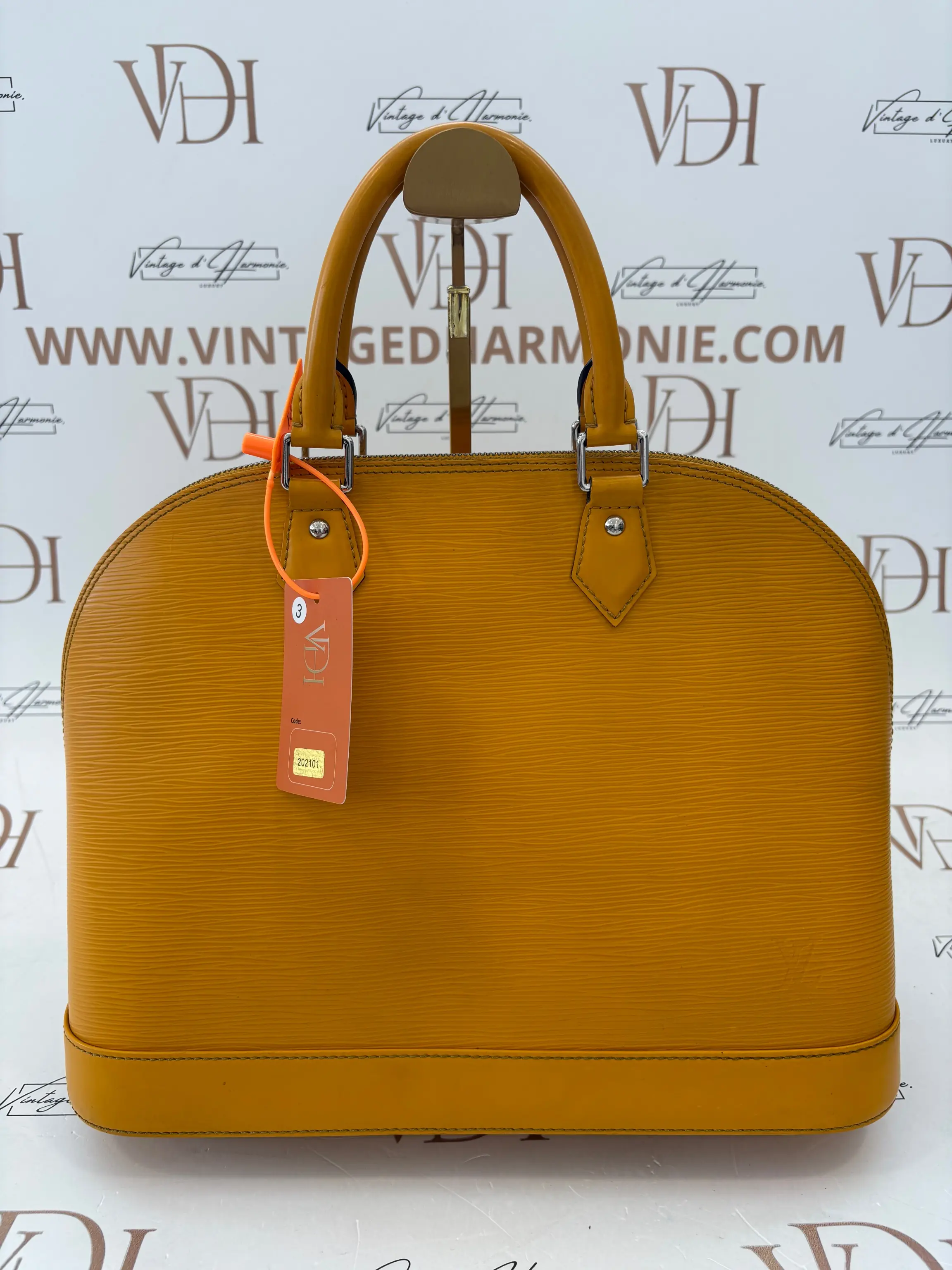 LOUIS VUITTON ALMA