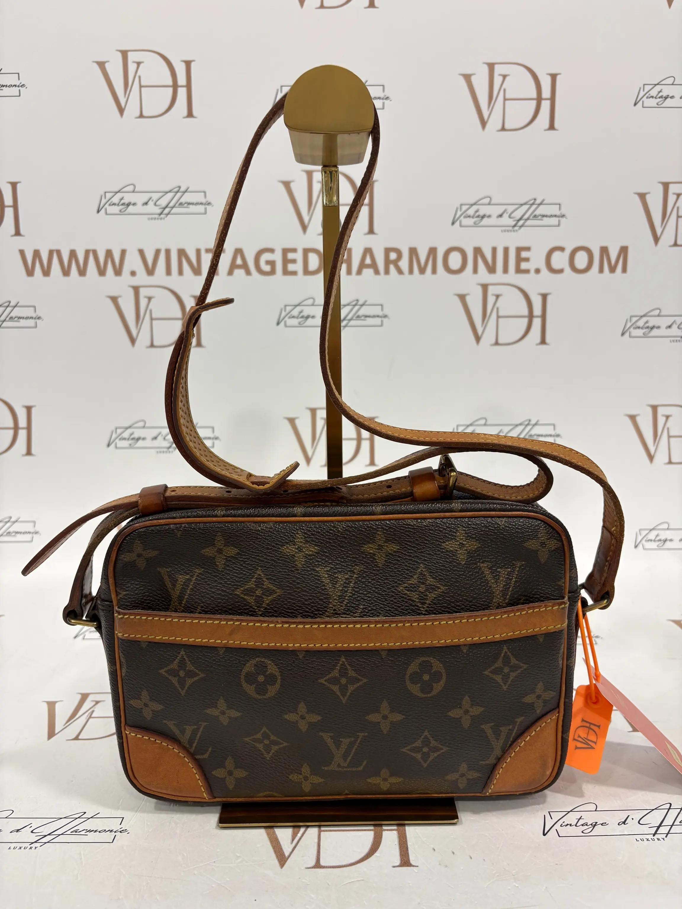LOUIS VUITTON TROCADERO 24