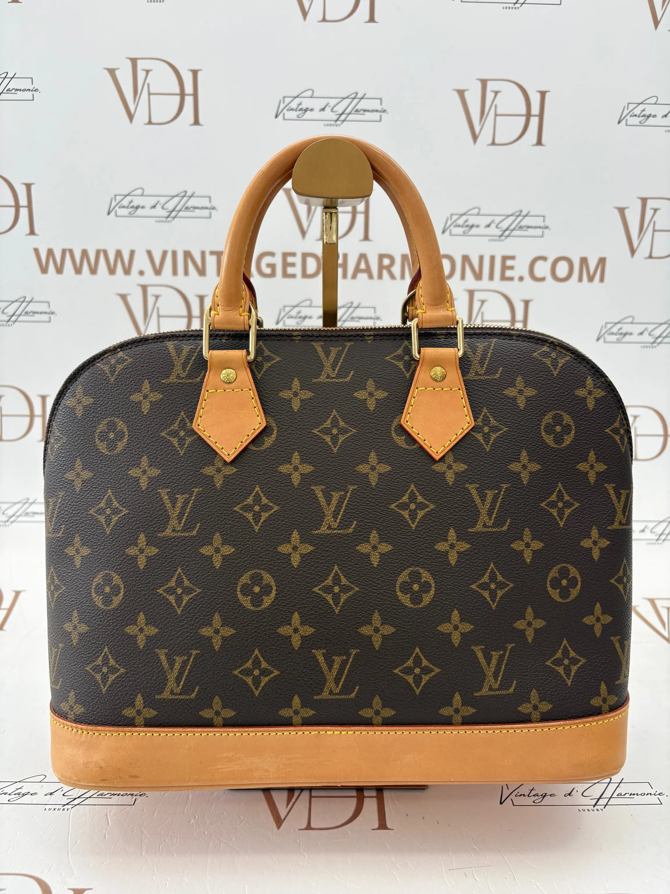 LOUIS VUITTON ALMA