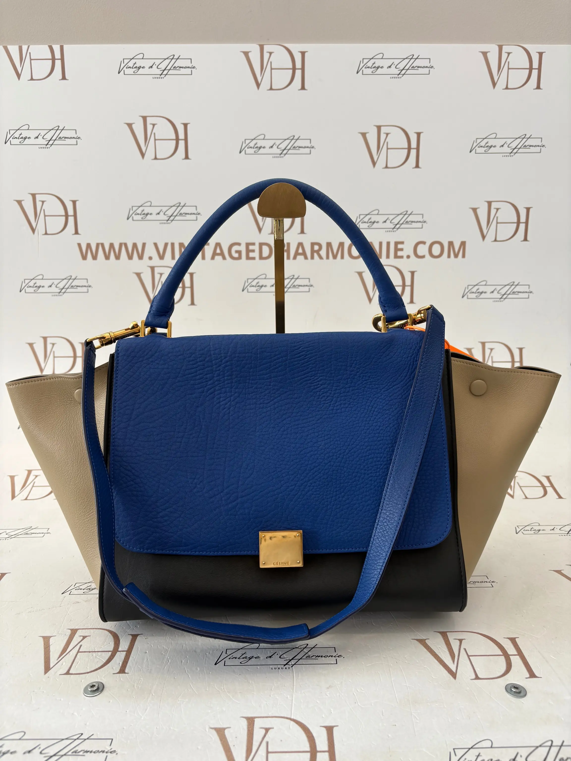CELINE TRAPEZE