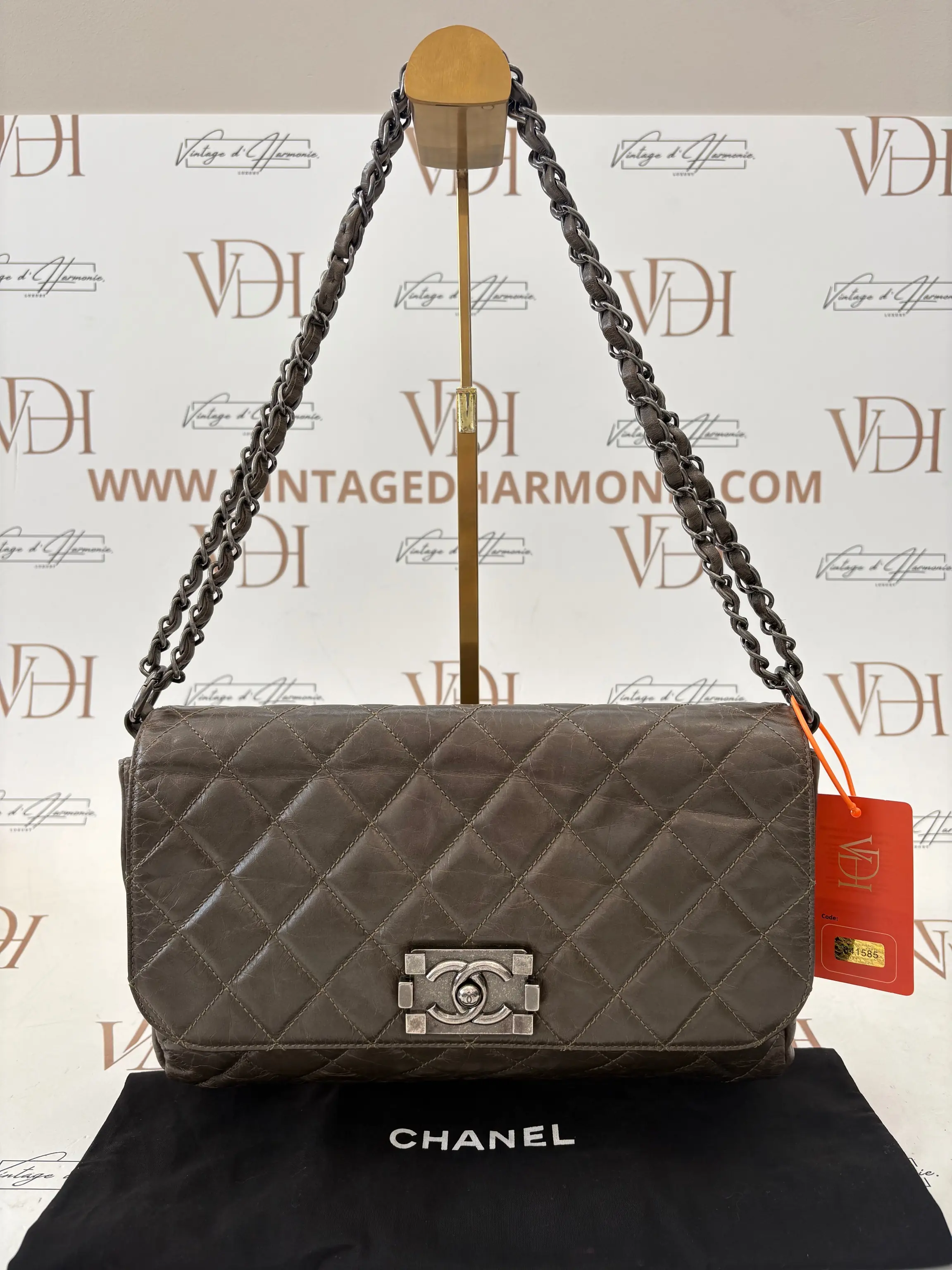 Chanel Metallic khaki Lambskin Medium