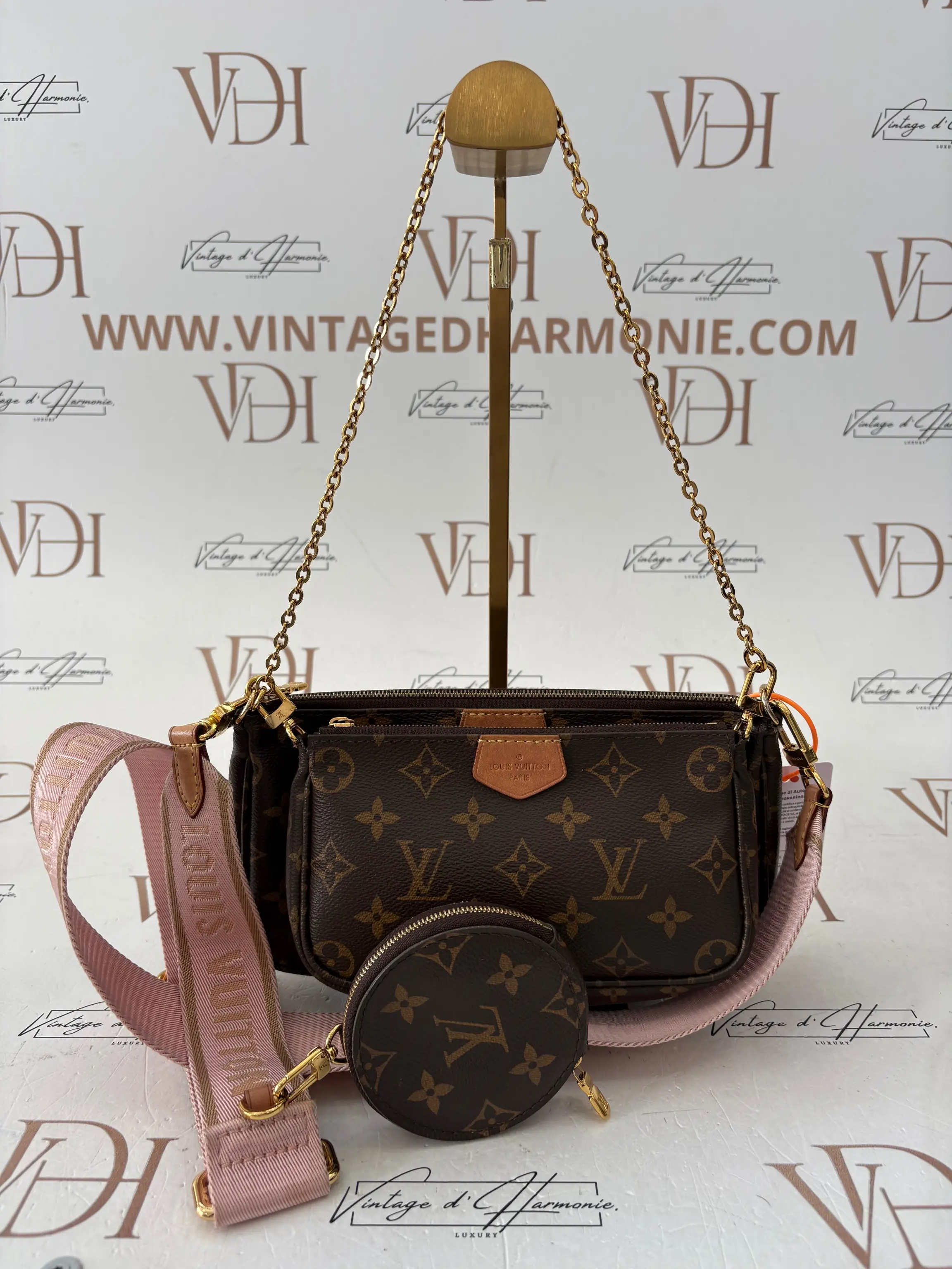 LOUIS VUTTON MULTI POCHETTE