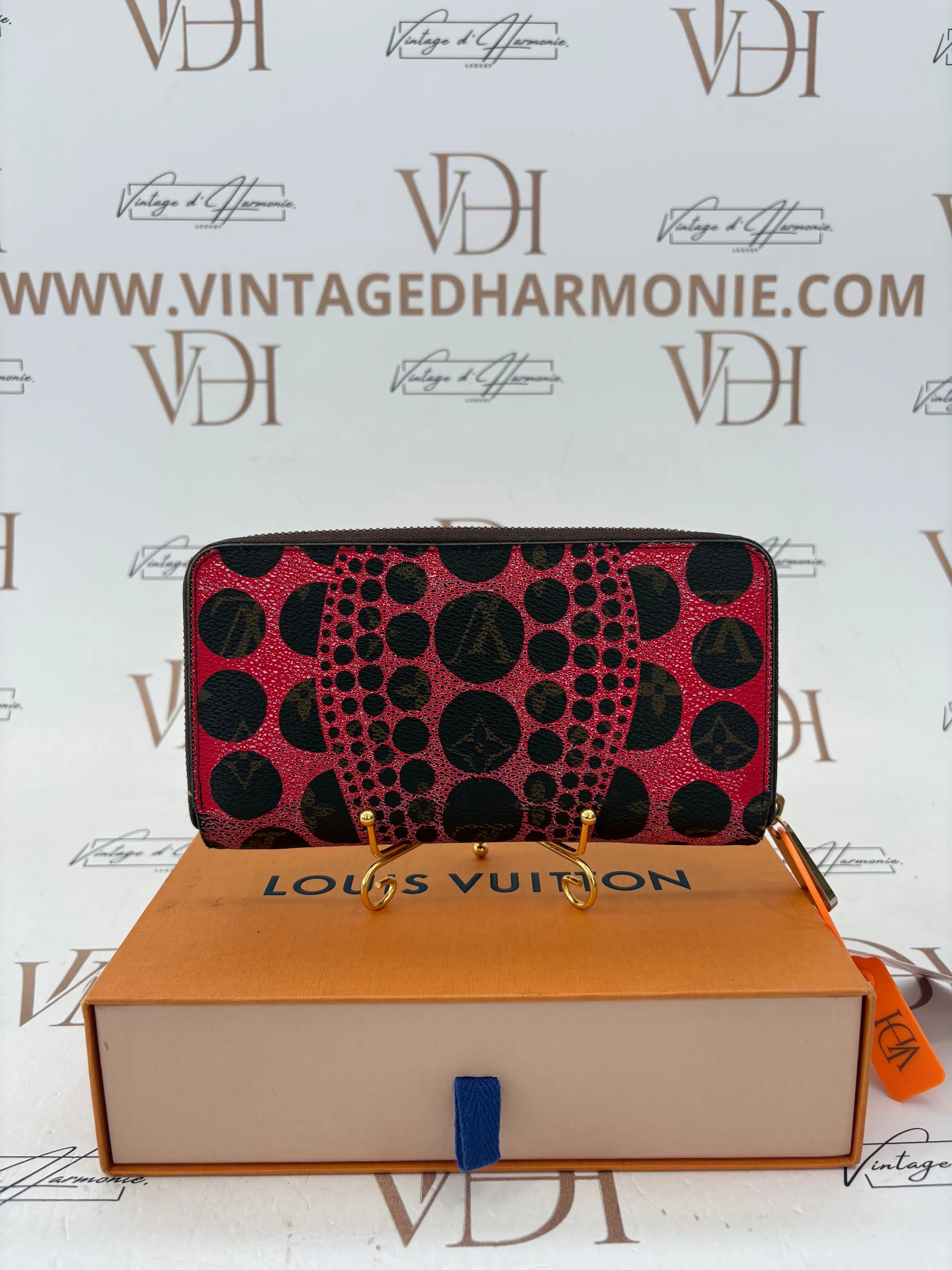 Louis Vuitton Pumpkin Dot Zippy Wallet