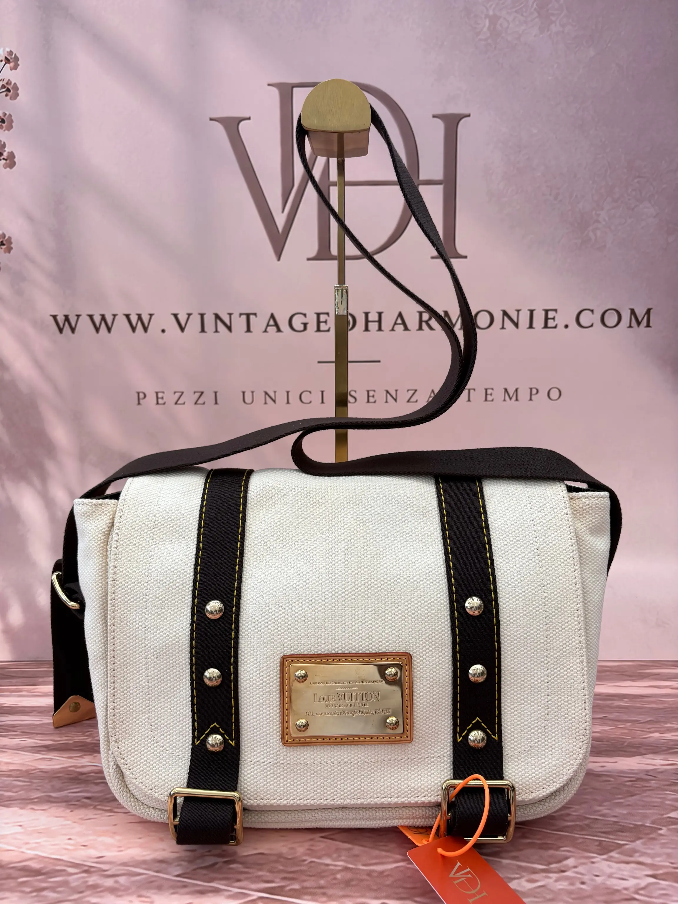 LOUIS VUITTON Antigua Buzas PM