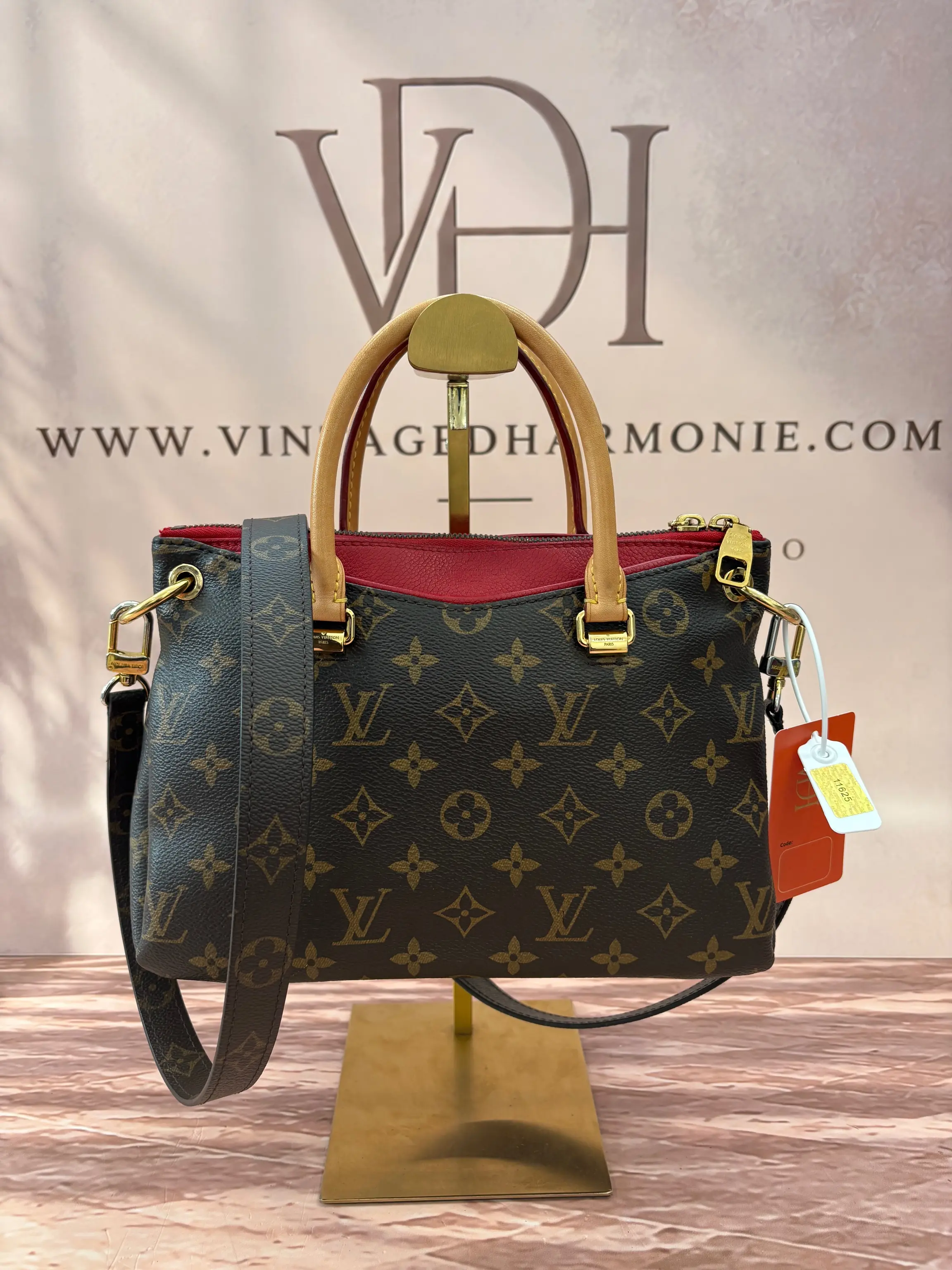 LOUIS VUITTON PALLAS