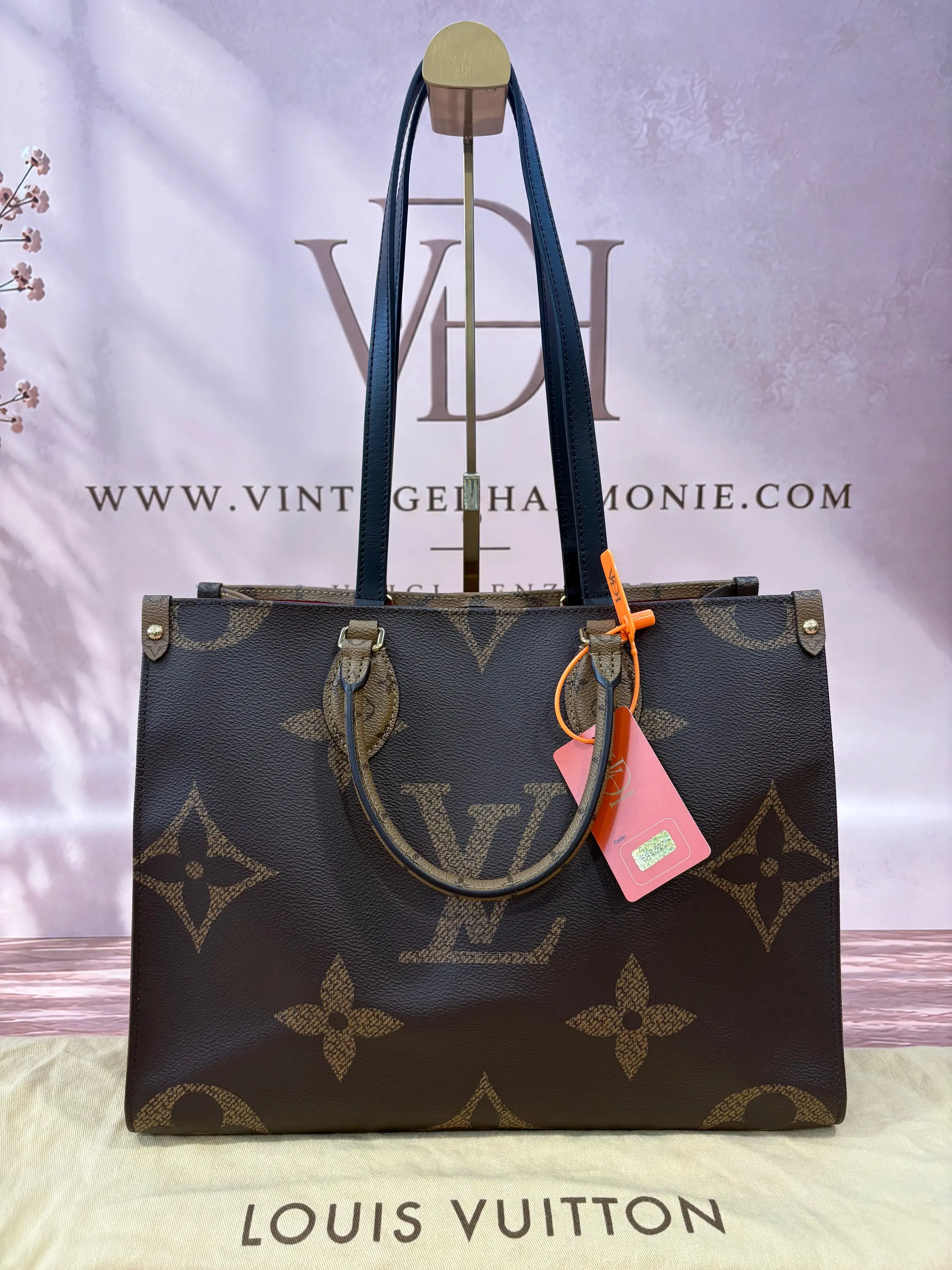 Louis Vuitton Giant Reverse OnTheGo