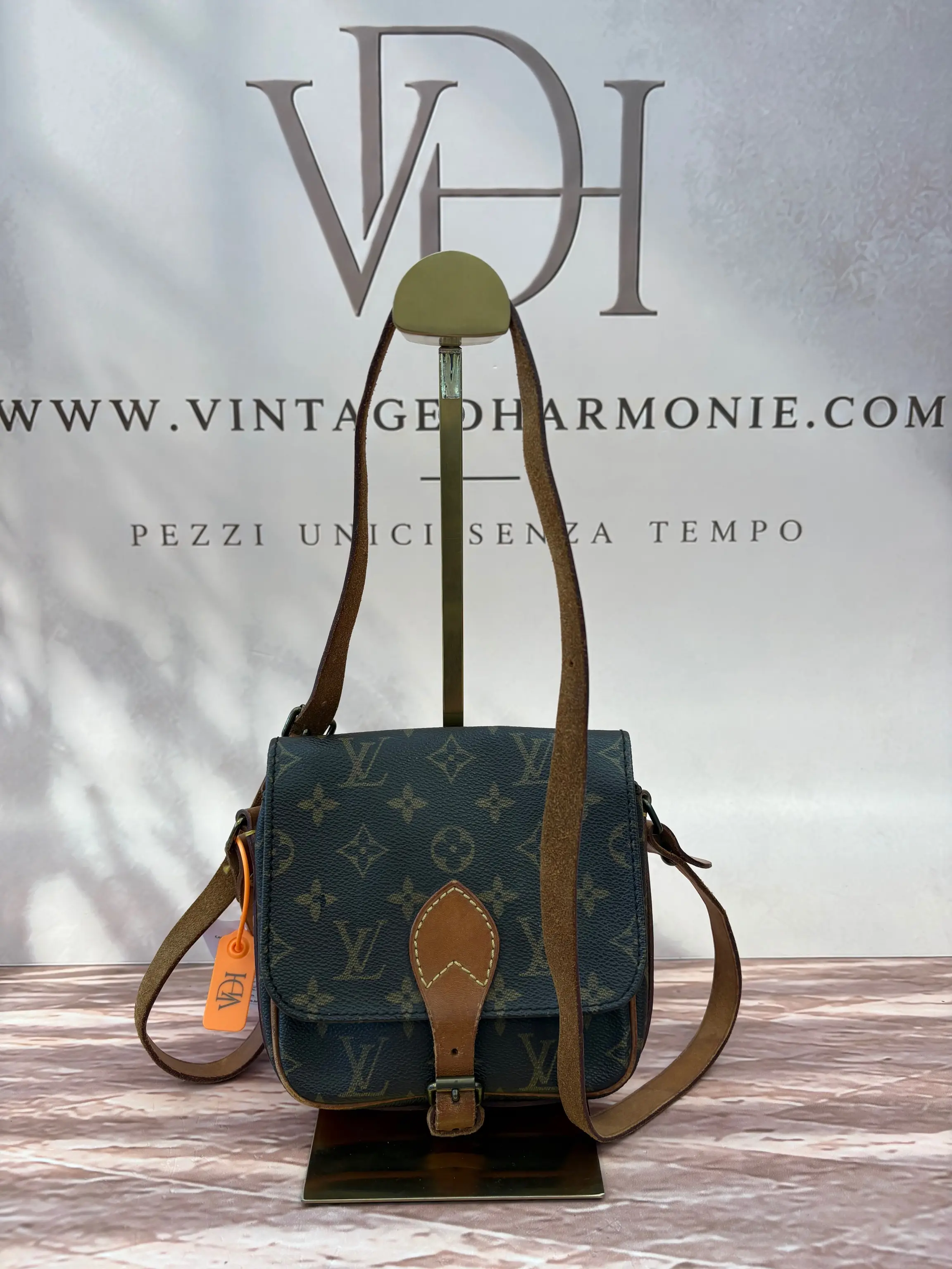 LOUIS VUITTON CARTOUCHIERE PM